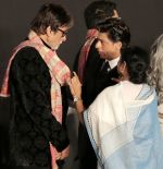 Amitabh Bachchan, Shahrukh Khan, Mamta Banerjee at kolkatta international film festival on 10th Nov 2014 (28)_5461a6632155d.jpg