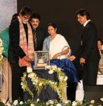Amitabh Bachchan, Shahrukh Khan, Mamta Banerjee at kolkatta international film festival on 10th Nov 2014 (30)_5461a6cc188ee.jpg