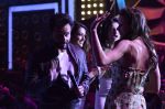 Saif Ali Khan, Ileana D_Cruz, Kalki Koechlin promote Happy Ending on the sets of Raw Stars in Filmcity, Mumbai on 10th Nov 2014 (117)_5461a26c63c3d.JPG