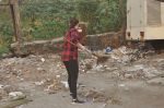Tamannaah Bhatia at cleanliness drive in Andheri, Mumbai on 10th Nov 2014 (8)_5461a40eb83dc.JPG