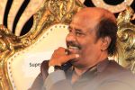 Rajnikant at Lingaa Movie Audio Launch in Mumbai on 16th Nov 2014 (58)_54698b5d7cf4d.jpg