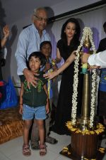 Aishwarya Rai Bachchan  meets children from Smile Train Organisation in Mumbai on 20th Nov 2014 (44)_547062e024f4d.JPG