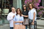 Gyarti Oberoi, Twinkle Khanna, Anu Deewan at Susanne Khan_s The Charcoal Project new collection launch in Andheri, Mumbai on 24th Nov 2014 (109)_54737f5678dad.JPG