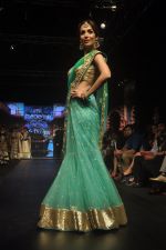 Malaika Arora Khan at Madame Style Week in Bandra, Mumbai on 23rd Nov 2014 (141)_547335d758d4b.JPG