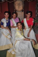 Deepti Gujral, Carol Gracias, Candice Pinto at Notandas store in bandra, Mumbai on 27th Nov 2014 (103)_547835c70a011.JPG