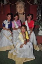 Deepti Gujral, Carol Gracias, Candice Pinto at Notandas store in bandra, Mumbai on 27th Nov 2014 (105)_5478362ebe3ca.JPG