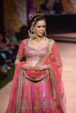 Model walk the ramp for Suneet Verma for Blenders with jewels by Azva on 29th Nov 2014 (109)_547c4ac975453.JPG