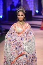 Model walk the ramp for Suneet Verma for Blenders with jewels by Azva on 29th Nov 2014 (13)_547c4a6257e1a.JPG