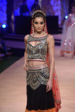 Model walk the ramp for Suneet Verma for Blenders with jewels by Azva on 29th Nov 2014 (19)_547c4a671e56a.JPG