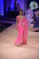 Model walk the ramp for Suneet Verma for Blenders with jewels by Azva on 29th Nov 2014 (32)_547c4a72c9abc.JPG