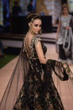Model walk the ramp for Suneet Verma for Blenders with jewels by Azva on 29th Nov 2014 (46)_547c4a8165f8f.JPG