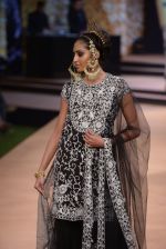 Model walk the ramp for Suneet Verma for Blenders with jewels by Azva on 29th Nov 2014 (47)_547c4a827fe23.JPG