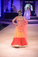 Model walk the ramp for Suneet Verma for Blenders with jewels by Azva on 29th Nov 2014 (6)_547c4a5ceed4b.JPG
