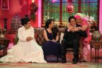 Kajol, Puja (Chutki) Shahruk and Dadi with DDLJ cast celebrates 1000th week on the sets of Comedy Nights With Kapil_547d6312d0998.JPG