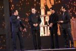 Shahrukh Khan, Salman Khan, Sonu Nigam, Rajat Sharma at 21years of India Tv_s Iconic Show Aap Ki Adalat celebration function in pragati Maidan on 2nd Dec 2014 (29)_547f3dc0423e6.JPG