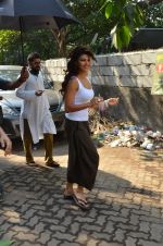 Jacqueline Fernandes snapped on location in Mumbai on 8th Dec 2014 (26)_5485e0b2a3331.JPG