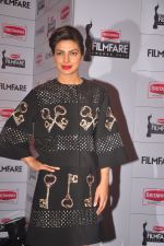 Priyanka Chopra launches new edition of filmfare awards in Mumbai on 7th Dec 2014 (20)_5485d4c654a39.JPG
