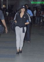 Sonakshi Sinha snapped at airport on 8th Dec 2014 (3)_5486b909f3738.JPG