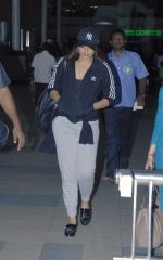 Sonakshi Sinha snapped at airport on 8th Dec 2014 (4)_5486b90aaa070.JPG