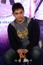 Aamir khan at PK Movie Press Meet in Hyderabad on 9th Dec 2014 (220)_548808337ab5a.JPG