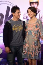 Aamir khan, Anushka Sharma at PK Movie Press Meet in Hyderabad on 9th Dec 2014 (348)_54880883da10d.JPG