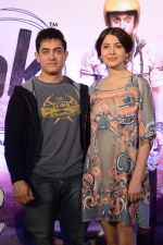Aamir khan, Anushka Sharma at PK Movie Press Meet in Hyderabad on 9th Dec 2014 (354)_548808867b829.JPG