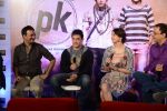 Aamir khan, Anushka Sharma, Rajkumar Hirani, Vidhu Vinod Chopra at PK Movie Press Meet in Hyderabad on 9th Dec 2014 (5)_548808b64be91.JPG
