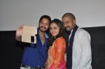 Jitendra Joshi, Amruta Khanvilkar, Shreyas Talpade at the First Look & Theatrical Trailer launch of Shreyas Talpade starrer Baji in mumbai on 9th Dec 2014 (44)_5487f17ed68e8.JPG