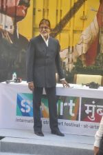 Amitabh Bachchan promotes street art festival in Mumbai on 11th Dec 2014 (40)_548a8e8852bf2.JPG