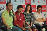 Anushka Sharma, Aamir Khan, Rajkumar Hirani, Vidhu Vinod Chopra at PK game launch in Reliance Digital, Mumbai on 12th Dec 2014  (157)_548c2504e7261.JPG