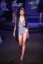 Model walks for Namrata Joshipura at Blenders Pride Fashion Show Kolkata on 14th Dec 2014 (76)_548ed2ae370c1.jpg