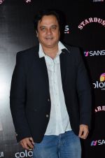 Mahesh Thakur at Sansui Stardust Awards red carpet in Mumbai on 14th Dec 2014 (62)_548fd1092e7b1.JPG