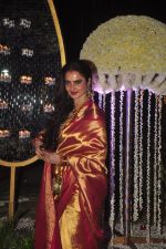 Rekha at Riddhi Malhotra & Tejas Talwalkar_s wedding reception in J W Marriott, Mumbai on 15th Dec 2014 (45)_548feca8d8370.JPG