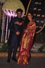 Rekha, Manish Malhotra at Riddhi Malhotra & Tejas Talwalkar_s wedding reception in J W Marriott, Mumbai on 15th Dec 2014 (31)_548fec7248872.JPG