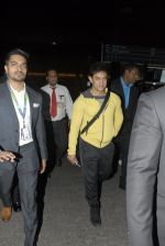 Aamir Khan return from Dubai in Mumbai Airport on 16th Dec 2014 (18)_54912fa4e9f33.JPG