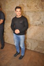 Aamir Khan at PK Screening in Mumbai on 25th Dec 2014 (18)_549d40f4b14ad.JPG
