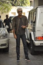 Ranbir Kapoor at The Kapoors Christman Lunch Get-together  in Mumbai on 25th Dec 2014 (62)_549d43d95e8f7.JPG