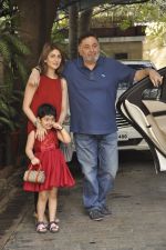 Riddhima Kapoor, Rishi kapoor at The Kapoors Christman Lunch Get-together  in Mumbai on 25th Dec 2014 (29)_549d442398098.JPG