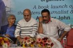 Naseeruddin Shah, Anupam Kher, Jackie Shroff at Ali Peter John book launch in Mumbai on 28th Dec 2014 (50)_54a12d820b716.JPG