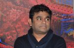 A R Rahman at I movie trailor launch in PVR, Mumbai on 29th Dec 2014 (25)_54a2797890589.JPG