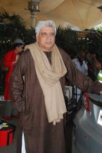 Javed Akhtar snapped at airport in Mumbai on 2nd Jan 2015 (54)_54a7ca97dd03c.JPG