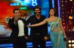 Jacqueline Fernandez, Arjun Rampal, Salman Khan at Salman_s last Episode on Bigg Boss 8 on 3rd Jan 2015 (71)_54a944127b403.JPG