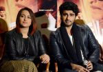 Sonakshi Sinha, Arjun Kapoor at Tevar Delhi promotions on 4th Jan 2015 (6)_54aa35a7ed3f1.jpg