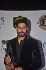 Abhishek Bachchan at the 21st Lions Gold Awards 2015 in Mumbai on 6th Jan 2015 (324)_54acf238cc5d1.jpg