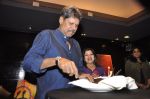 Kapil Dev_s Khshi NGO at SRK_s painting auction bash in Mumbai on 6th Jan 2015 (149)_54acd51b30799.jpg