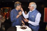 Kapil Dev_s Khshi NGO at SRK_s painting auction bash in Mumbai on 6th Jan 2015 (157)_54acd522a6de0.jpg