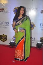 Poonam Dhillon at the 21st Lions Gold Awards 2015 in Mumbai on 6th Jan 2015 (141)_54acf5148553d.jpg