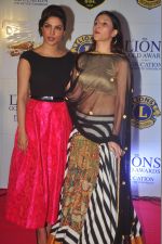 Priyanka Chopra, Mannara  at the 21st Lions Gold Awards 2015 in Mumbai on 6th Jan 2015 (674)_54acf485a893a.jpg