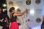 Priyanka Chopra, Salma Agha at the 21st Lions Gold Awards 2015 in Mumbai on 6th Jan 2015 (647)_54acf59f61b00.jpg