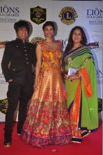 Rohit Verma, Daisy Shah, Poonam Dhillon at the 21st Lions Gold Awards 2015 in Mumbai on 6th Jan 2015 (574)_54acf3297d022.jpg